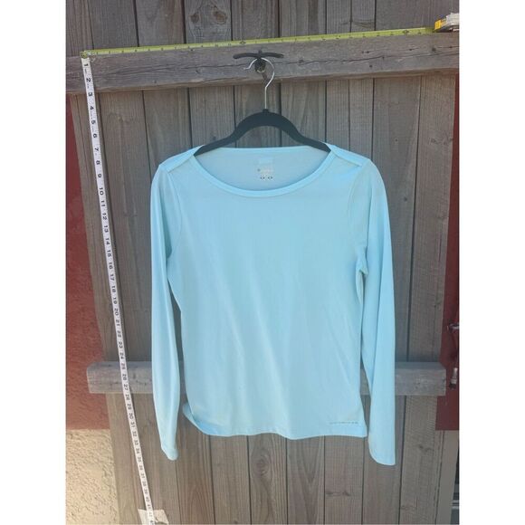 Columbia Women’s Medium Light Blue Omni-Shade Long Sleeve - Picture 1 of 6